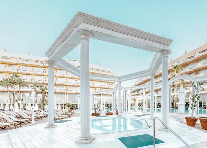 Cleopatra Palace Hotel 4*