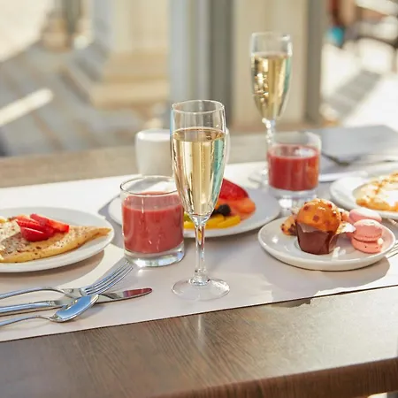 Cleopatra Palace Szálloda 4*